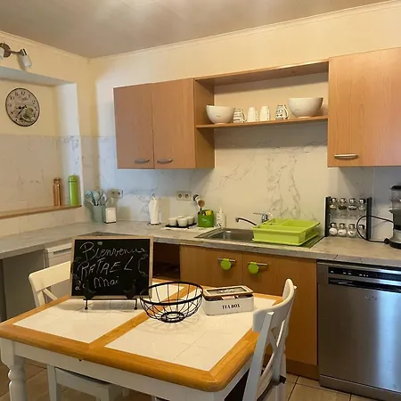 Apartmán Charming In Center, 75 M² With Terrace Charleroi