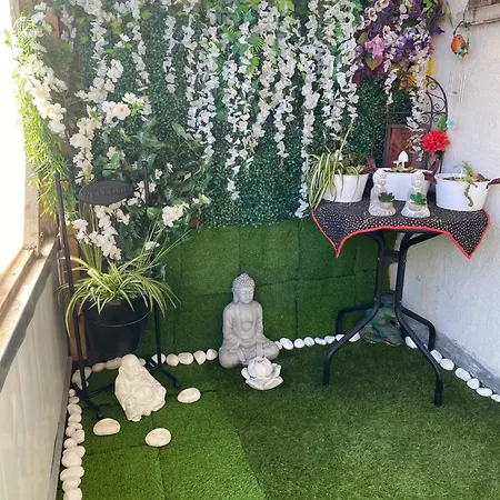 Charming In Center, 75 M² With Terrace Lejlighed *