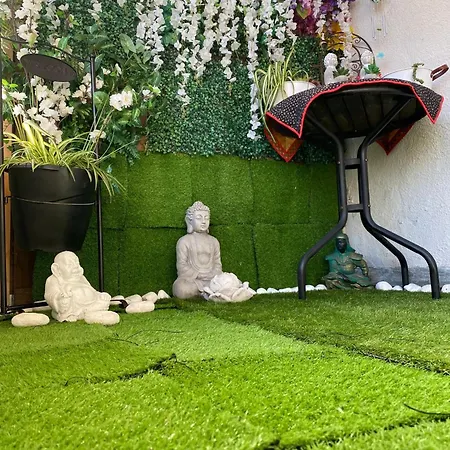 Charming In Center, 75 M² With Terrace Lejlighed *