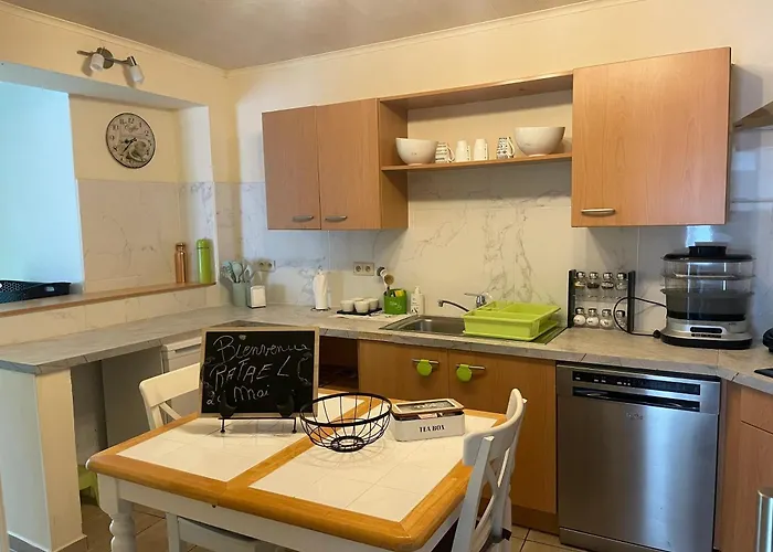 Apartamento Charming In Center, 75 M² With Terrace Charleroi